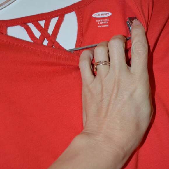 Old Navy Red T-Shirt Long Sleeves V-Cords Crossed Back Neck Softest Tee L(10-12) - Picture 3 of 6